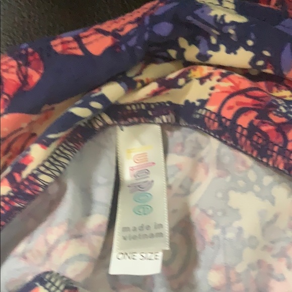 Lulularoe legging bundle one size - Picture 6 of 7
